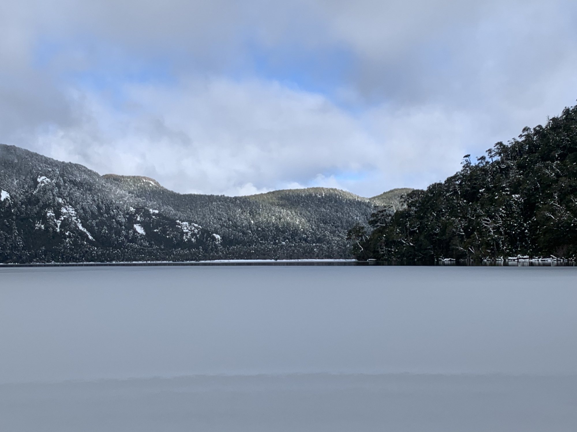 El Lago Paraíso a casi 950 metros de altitud, en el Parque Nacional Puyehue